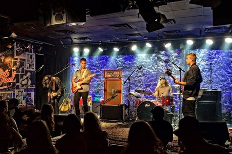 18 Best Live Music Bars In NYC (2024) .